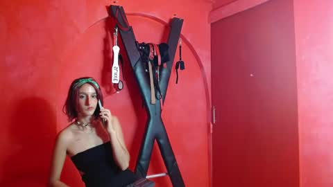 ambar_roux1 online show from 1, 3, 2025