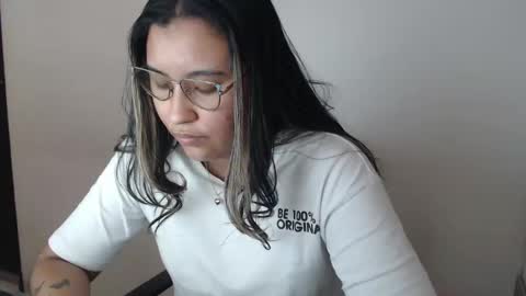 Snapshot of ambarcollinss chatting on 1, 2, 2025 Ambar online show from 1, 2, 2025