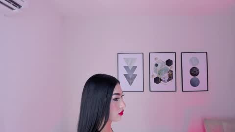 ambarevans_ online show from 19, 9, 2025