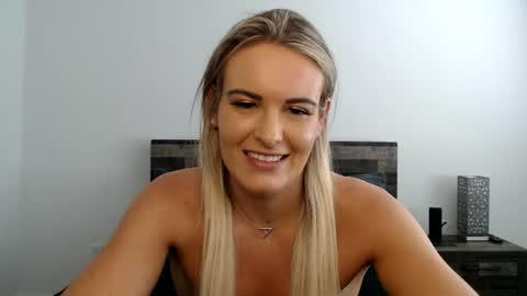 Snapshot of amber__xoxo chatting on 18, 7, 2026 Amber online show from 18, 7, 2026