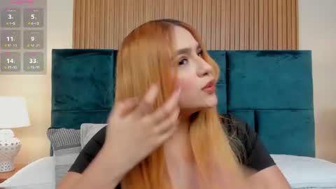 Snapshot of amber_kiss_ chatting on 8, 7, 2026 Emily online show from 8, 7, 2026