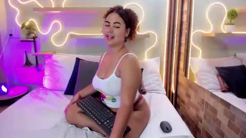 Snapshot of amber_milers chatting on 17, 6, 2026 A M B E R online show from 17, 6, 2026