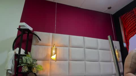 Amber .. online show from 9, 4, 2026