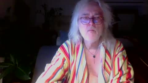 Snapshot of amberr11 chatting on 2, 2, 2025 Amberr11 online show from 2, 2, 2025
