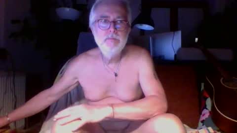 Snapshot of amberr11 chatting on 28, 9, 2025 Amberr11 online show from 28, 9, 2025