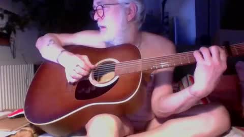 Snapshot of amberr11 chatting on 14, 12, 2025 Amberr11 online show from 14, 12, 2025