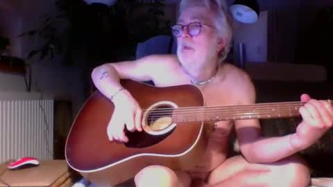 Snapshot of amberr11 chatting on 7, 1, 2026 Amberr11 online show from 7, 1, 2026