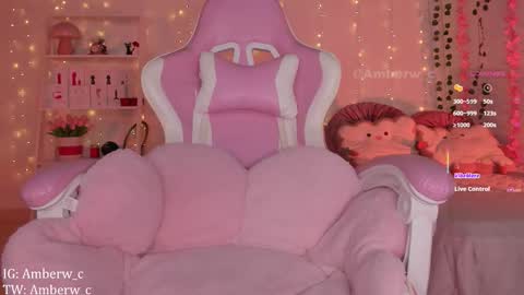 Snapshot of amberw_c chatting on 10, 9, 2025 IG - TW Amberw c online show from 10, 9, 2025