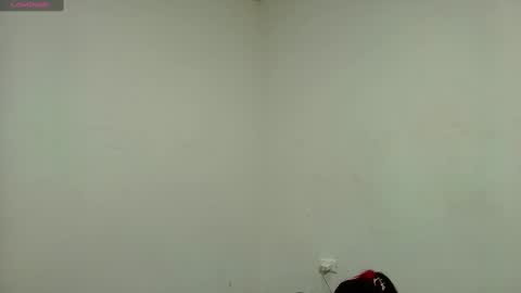 Amelia  Lucas online show from 8, 1, 2025