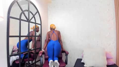 Amelia Adams online show from 24, 10, 2025