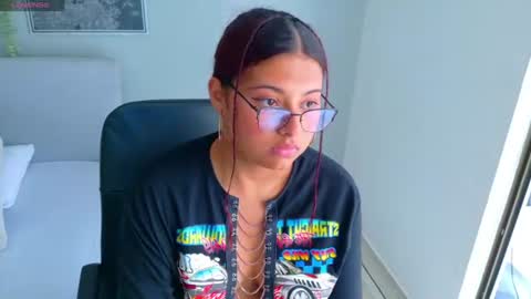 Snapshot of amelialaurent_ chatting on 9, 7, 2026 amelialaurent_ online show from 9, 7, 2026