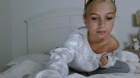 Snapshot of amelialombardi chatting on 28, 5, 2026 Amelia Lombardi online show from 28, 5, 2026