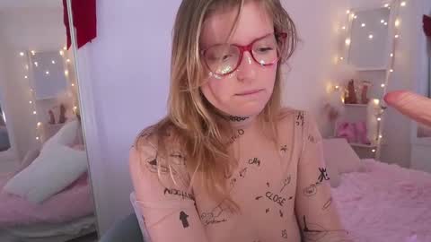 Amelia online show from 1, 3, 2025