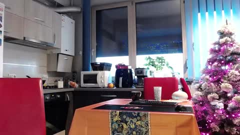 ameliecharming online show from 2, 12, 2024