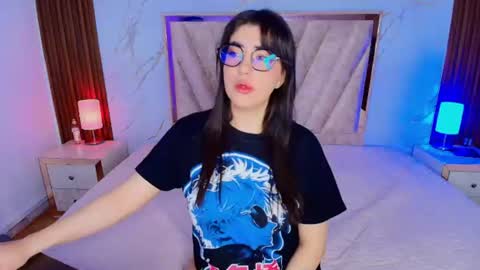 Snapshot of ameliie_saenz chatting on 9, 7, 2026 Ameli online show from 9, 7, 2026