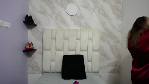 Amell Thomson online show from 9, 1, 2025