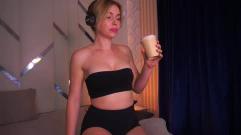 Amely online show from 11, 3, 2025