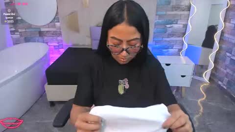 amhira_tay online show from 7, 7, 2026