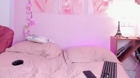 AmiiClark  online show from 4, 2, 2026