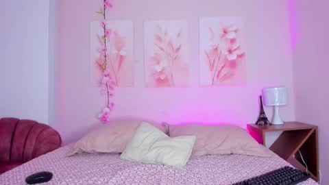 Snapshot of amiiclark chatting on 2, 3, 2026 AmiiClark online show from 2, 3, 2026