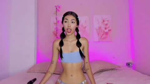 Snapshot of amiiclark chatting on 4, 4, 2026 AmiiClark online show from 4, 4, 2026