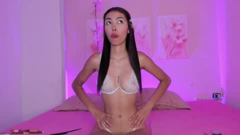 Snapshot of amiiclark chatting on 12, 4, 2026 AmiiClark online show from 12, 4, 2026