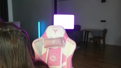 A online show from 20, 10, 2025