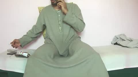 Snapshot of amir_elaraby chatting on 28, 10, 2025 Amir online show from 28, 10, 2025