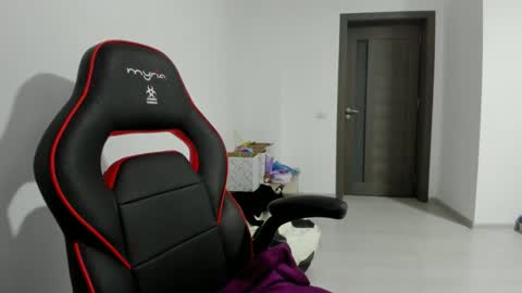 Amiraisa online show from 17, 9, 2025