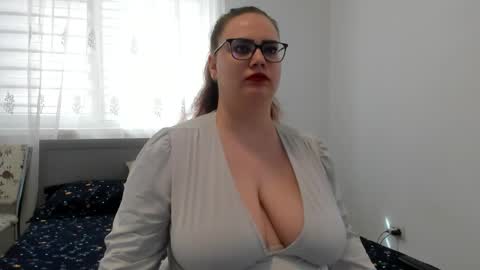 Amira Vyxen online show from 27, 3, 2026