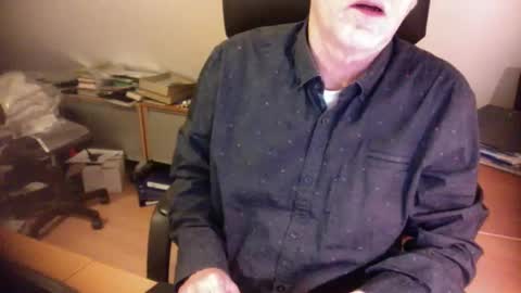 Amor2200 online show from 25, 1, 2025