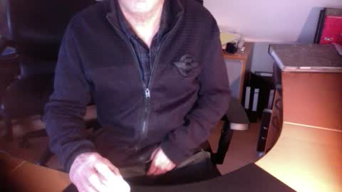 Amor2200 online show from 10, 2, 2025