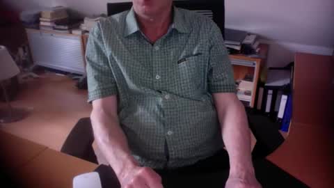 Snapshot of amor2200 chatting on 4, 5, 2026 Amor2200 online show from 4, 5, 2026