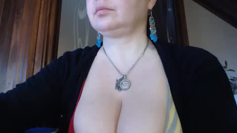 amorelara online show from 24, 2, 2025