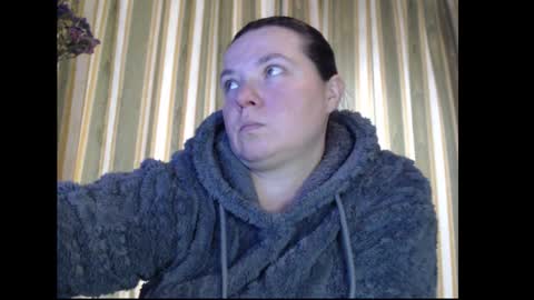 amorelara online show from 10, 10, 2025