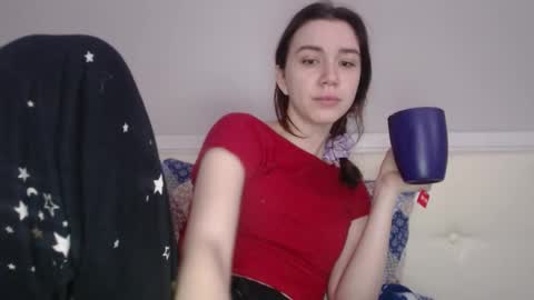 Snapshot of amoremeoww chatting on 19, 12, 2025 miss unforgettable online show from 19, 12, 2025