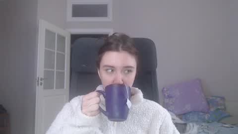 Snapshot of amoremeoww chatting on 25, 3, 2026 miss unforgettable online show from 25, 3, 2026