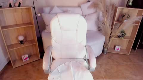     online show from 27, 12, 2024