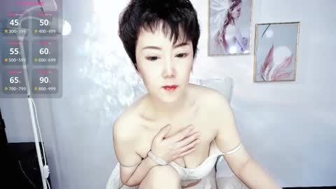 Snapshot of amy_olivia88 chatting on 6, 11, 2025 Olivia online show from 6, 11, 2025