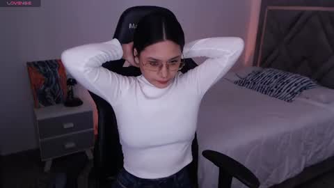 Mia Cristancho online show from 26, 6, 2026