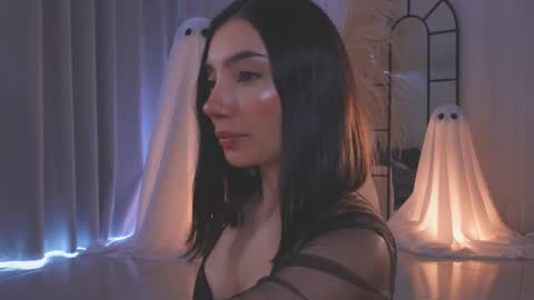 Amy Armstrong online show from 27, 10, 2025