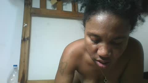 Snapshot of amyatche chatting on 10, 7, 2026 Amyatche online show from 10, 7, 2026