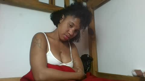 Snapshot of amyatche chatting on 10, 7, 2026 Amyatche online show from 10, 7, 2026