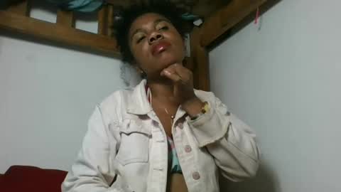 Snapshot of amyatche chatting on 15, 7, 2026 Amyatche online show from 15, 7, 2026