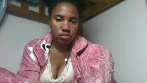 Snapshot of amyatche chatting on 16, 7, 2026 Amyatche online show from 16, 7, 2026