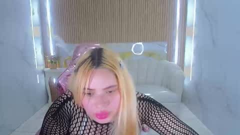 Amy  online show from 28, 10, 2025