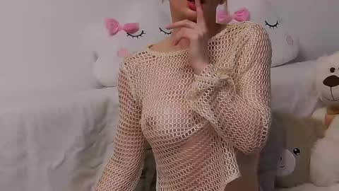 amyhennessy online show from 14, 2, 2025