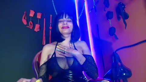 Amy Wong Grey online show from 3, 2, 2025