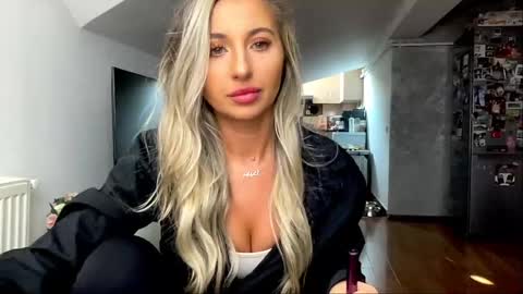 amyroberta92 online show from 23, 1, 2025