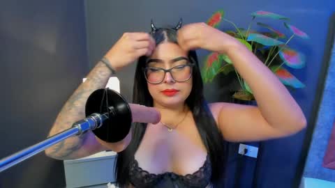 amywhitte_ online show from 12, 4, 2026